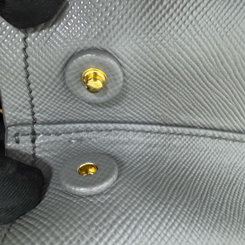 Prada / 普拉達 錫器灰配金棕手柄 經典Double-11