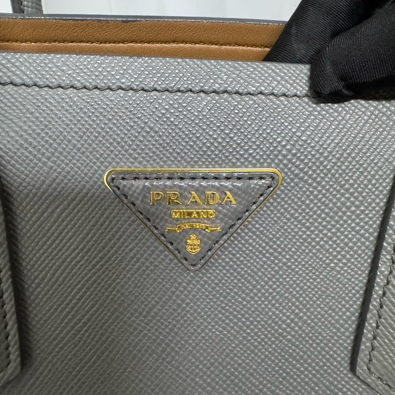 Prada / 普拉達 錫器灰配金棕手柄 經典Double-3