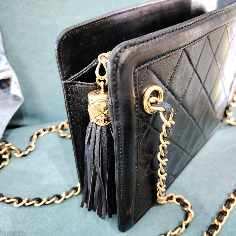 CHANEL中古黑金經典菱格流蘇雙鍊包-12
