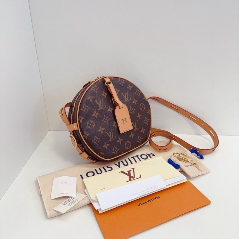🈶購證LV 路易威登 老花軟圓餅 中號 肩背包 斜背包 22*20*7 cm-4