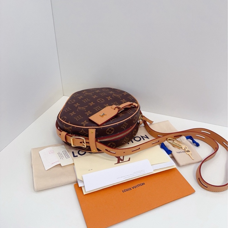 🈶購證LV 路易威登 老花軟圓餅 中號 肩背包 斜背包 22*20*7 cm-7