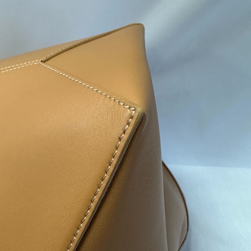 LOEWE 羅威 Puzzie Fold Tote 中款 亮面牛皮 折疊托特-13