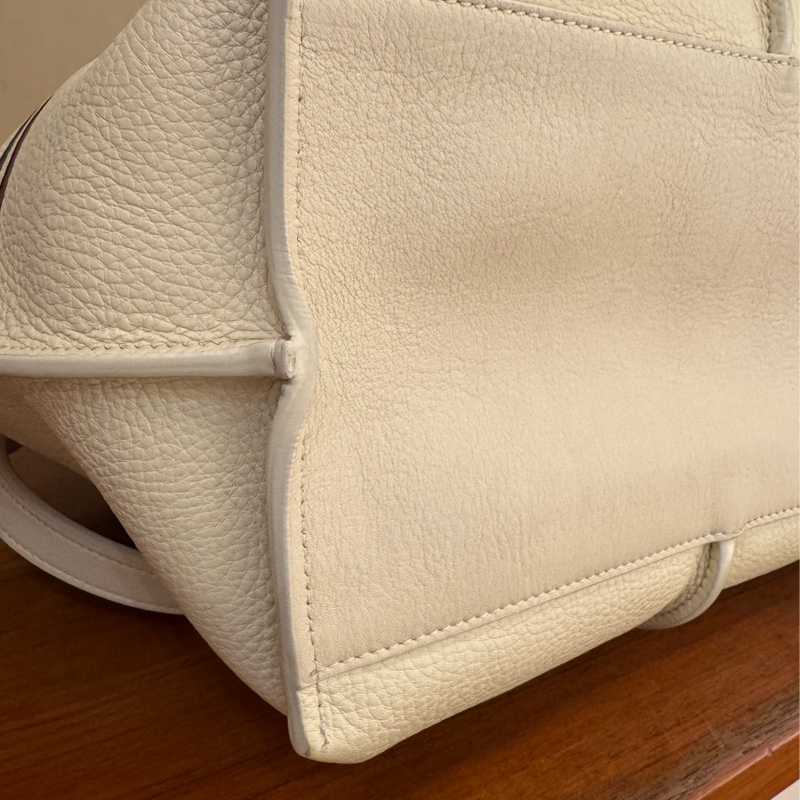 chloe白色全皮革肩背包 超好裝又輕❤️❤️-9