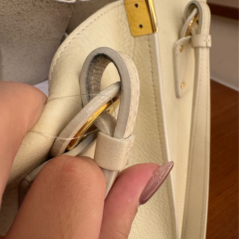 chloe白色全皮革肩背包 超好裝又輕❤️❤️-23