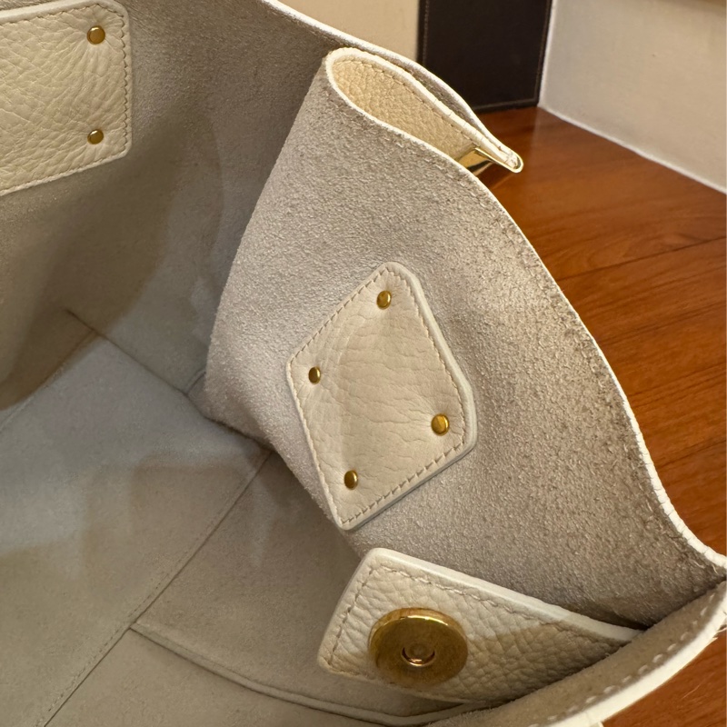 chloe白色全皮革肩背包 超好裝又輕❤️❤️-39