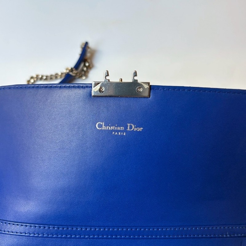 Dior 銀鍊藍色羊皮藤格紋小號口蓋斜背包-20