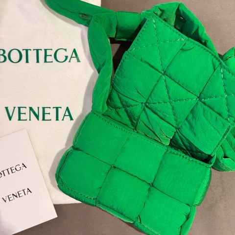 BOTTEGA VENETA 綠色尼龍小包