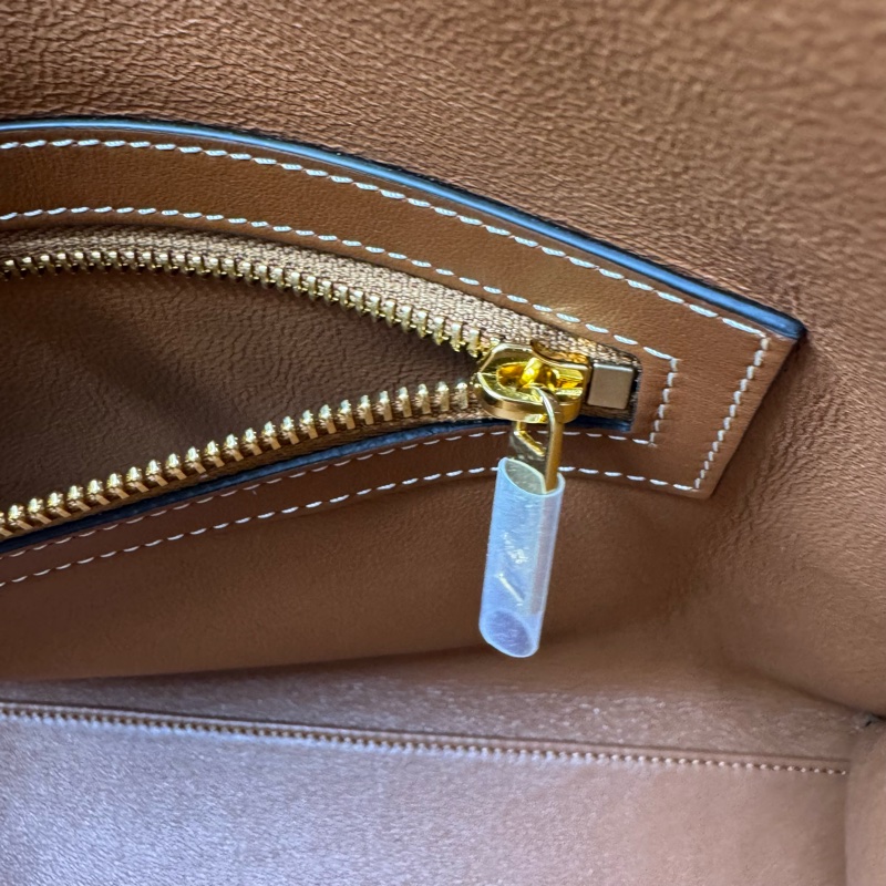 Celine/賽琳 Cabas 旋鎖閉合純色光滑小牛皮 托特包Tote-15