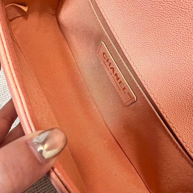 CHANEL leboy 25 中號 粉色 羊皮荔枝紋-11