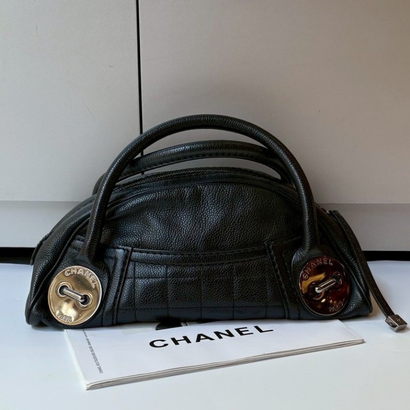 Chanel 黑色荔枝皮半圓小手提包-1