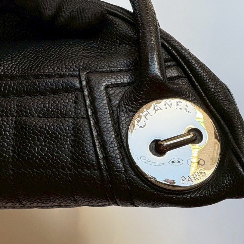 Chanel 黑色荔枝皮半圓小手提包-8