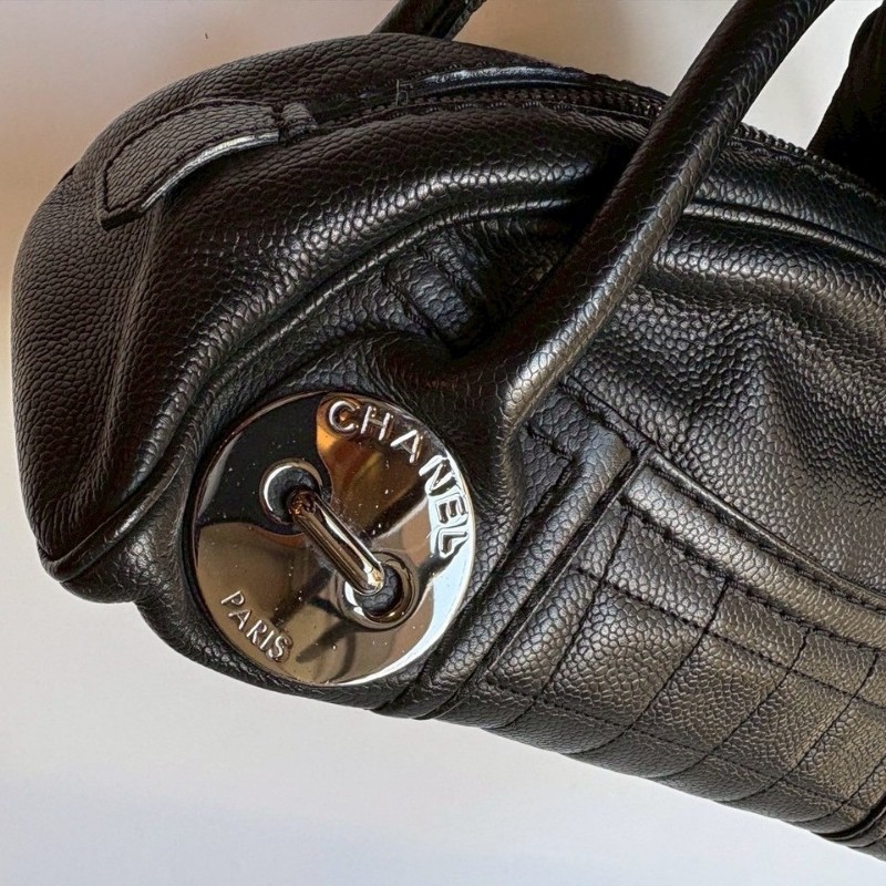 Chanel 黑色荔枝皮半圓小手提包-9