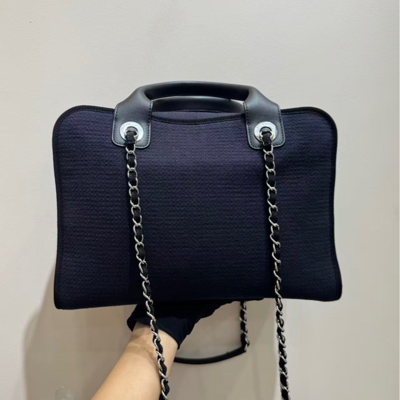 Chanel 深海軍藍色銀扣保齡球包沙灘包Deauville tote bag-7