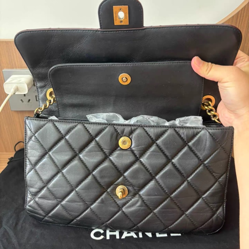 LV CLASSIC FLAG BAG MEDIUM-23