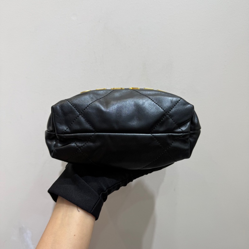Chanel 22bag mini 黑色金扣 小垃圾袋 購物袋-5