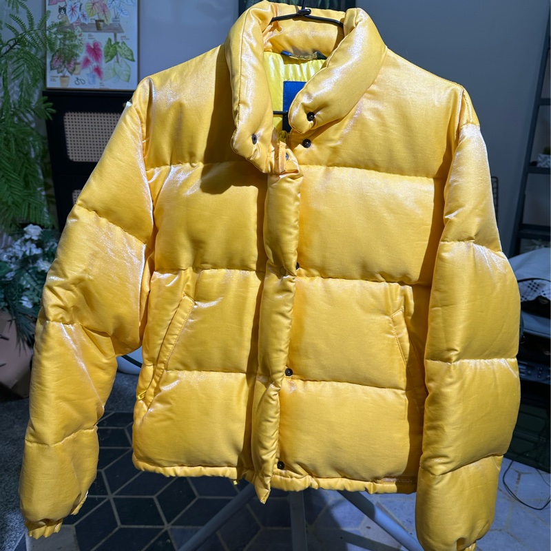 moncler 亮黃羽絨外套-0