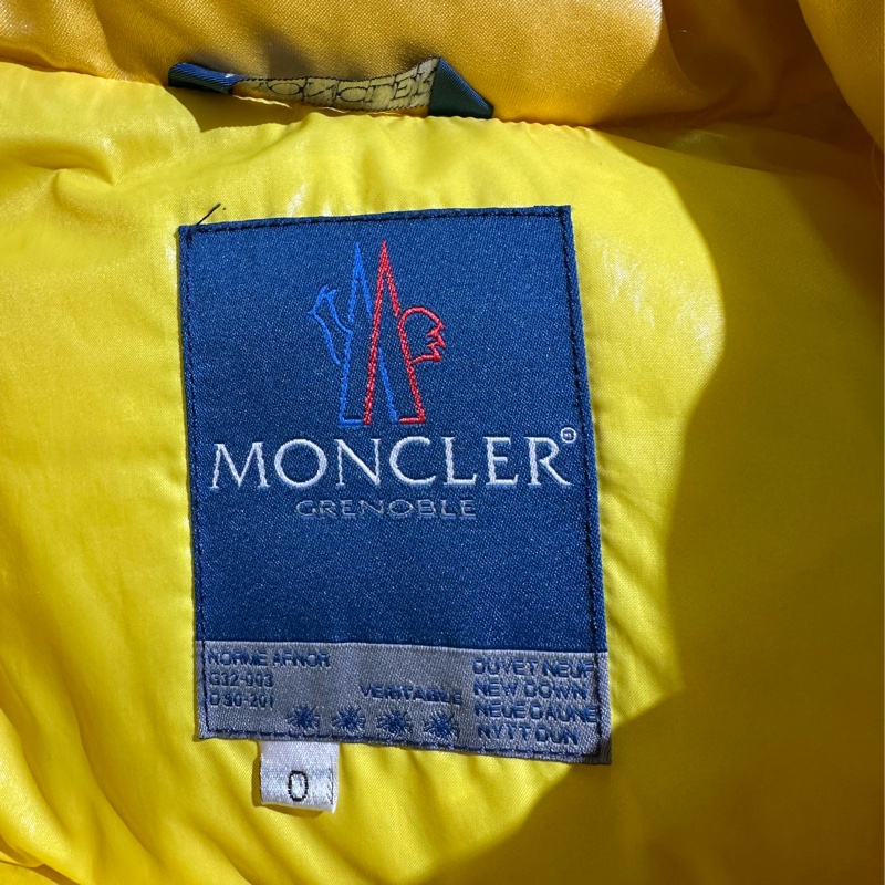 moncler 亮黃羽絨外套-3