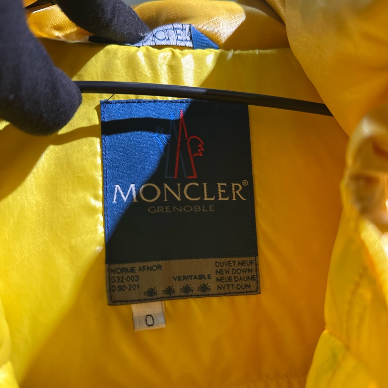 moncler 亮黃羽絨外套-11