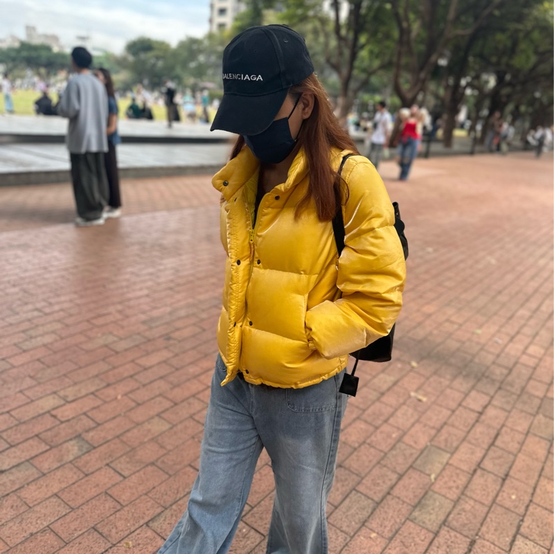 moncler 亮黃羽絨外套-5