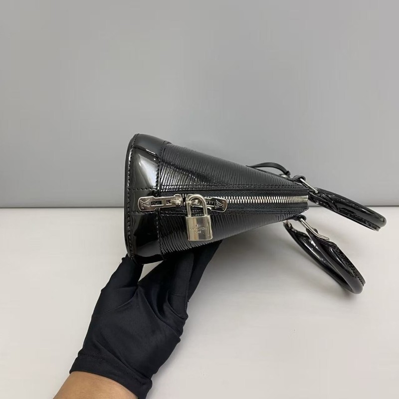 LV路易威登 Alma bb黑色亮面epi水波紋貝殼包 手提包 肩背包-3