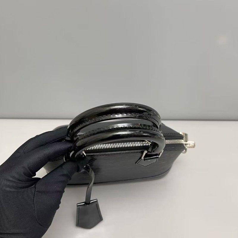 LV路易威登 Alma bb黑色亮面epi水波紋貝殼包 手提包 肩背包-5