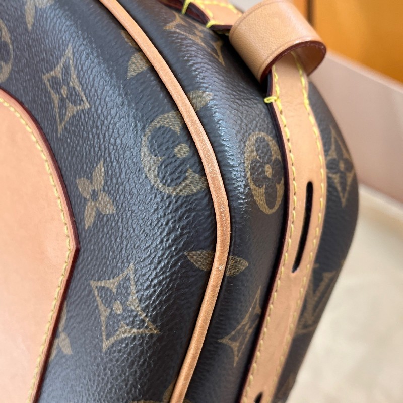 LV路易威登 中號 老花滿印 塗層帆布 軟圓餅包 肩背包 斜背包🈶購鉦-10