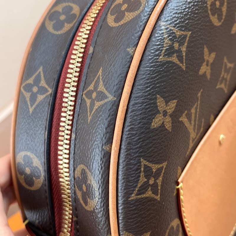 LV路易威登 中號 老花滿印 塗層帆布 軟圓餅包 肩背包 斜背包🈶購鉦-17