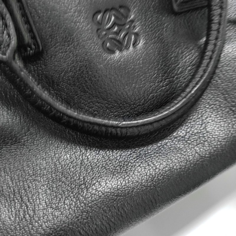 LOEWE Amazona 28黑色牛皮壓紋手提包 銀色五金-7