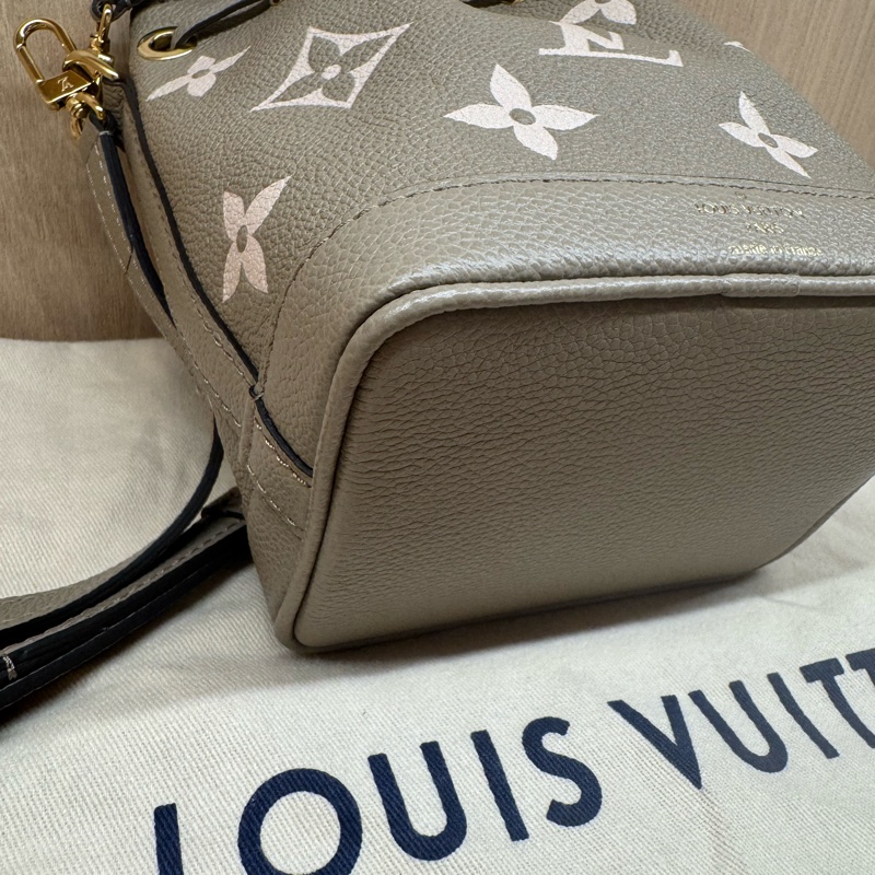 LV 小水桶 nano noe大象灰-11