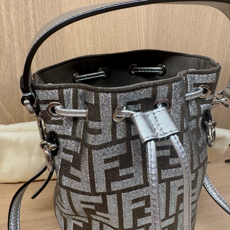 Fendi 小水桶 銀色 刺繡-6
