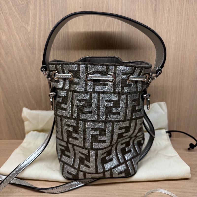 Fendi 小水桶 銀色 刺繡-7
