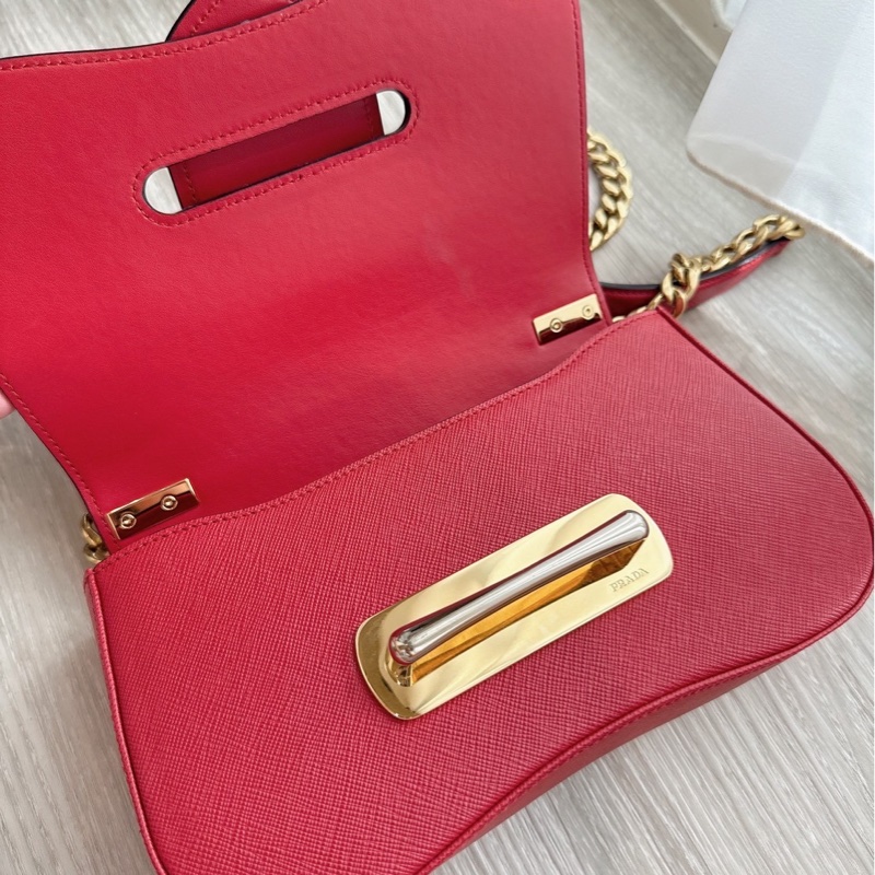 Prada Sidonie紅色鏈條馬鞍包-5
