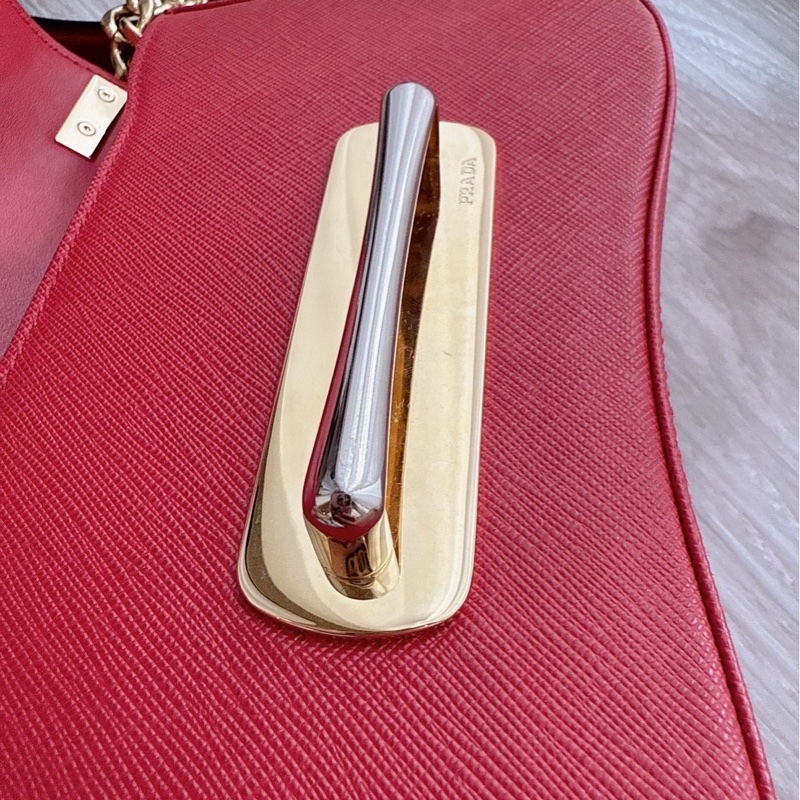 Prada Sidonie紅色鏈條馬鞍包-7