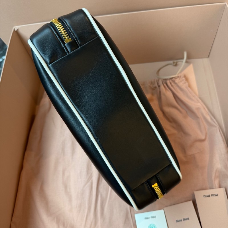 Miu Miu Beau黑色白邊皮革手提包 肩背包-4