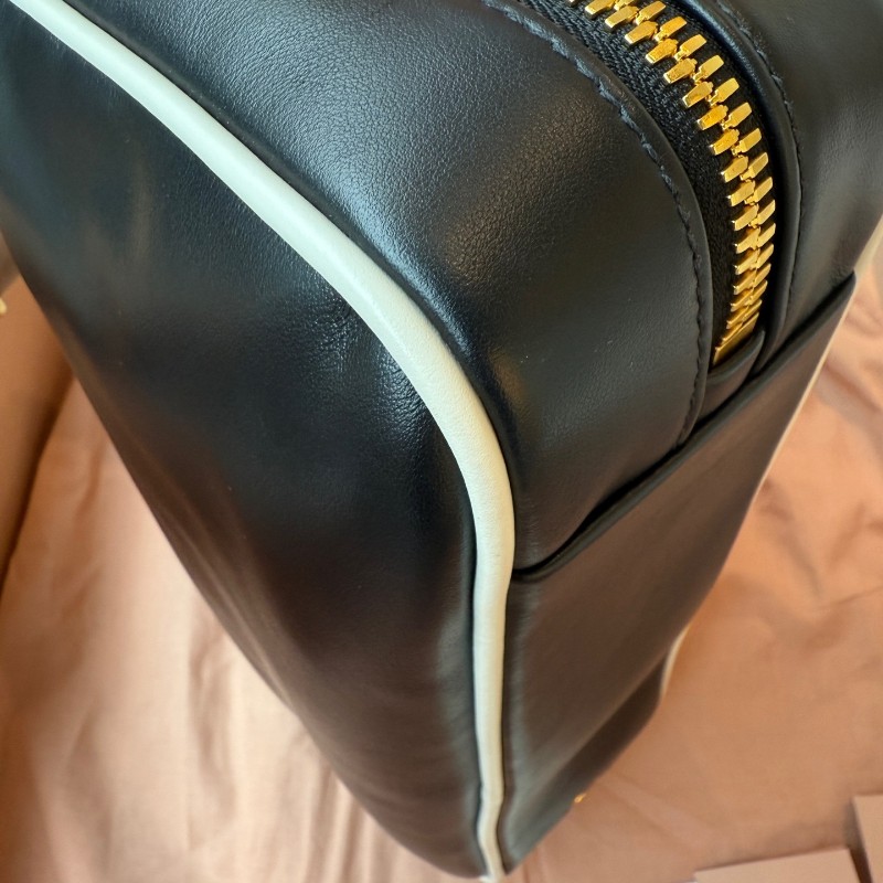 Miu Miu Beau黑色白邊皮革手提包 肩背包-8