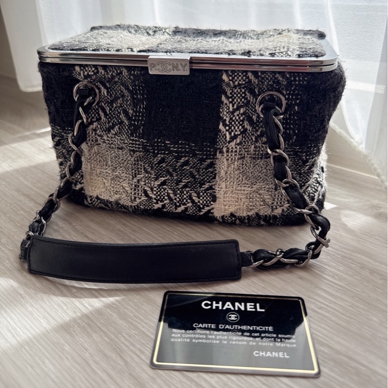 CHANEL 黑白毛呢盒子鏈條包 10開-0