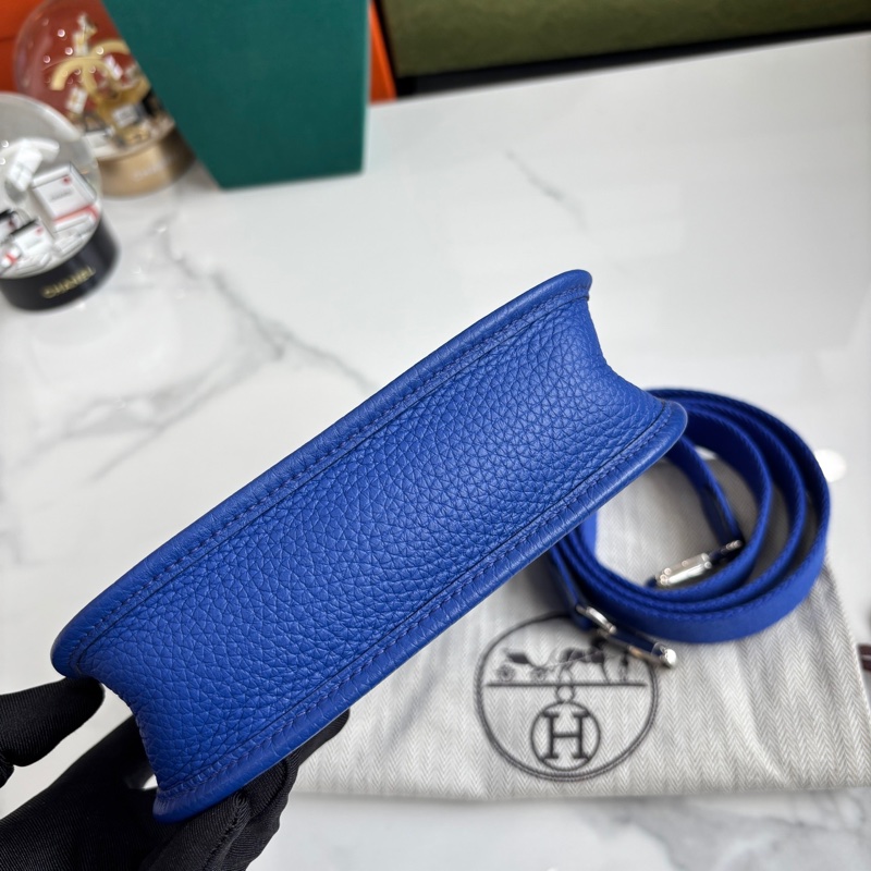 【近新閒置品】愛馬仕Hermes 皇家藍O8銀扣mini evelyne B刻單肩包-5