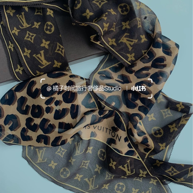LV Leopard And Monogram 老花 豹紋 蕾絲 絲巾 圍巾 領巾-0