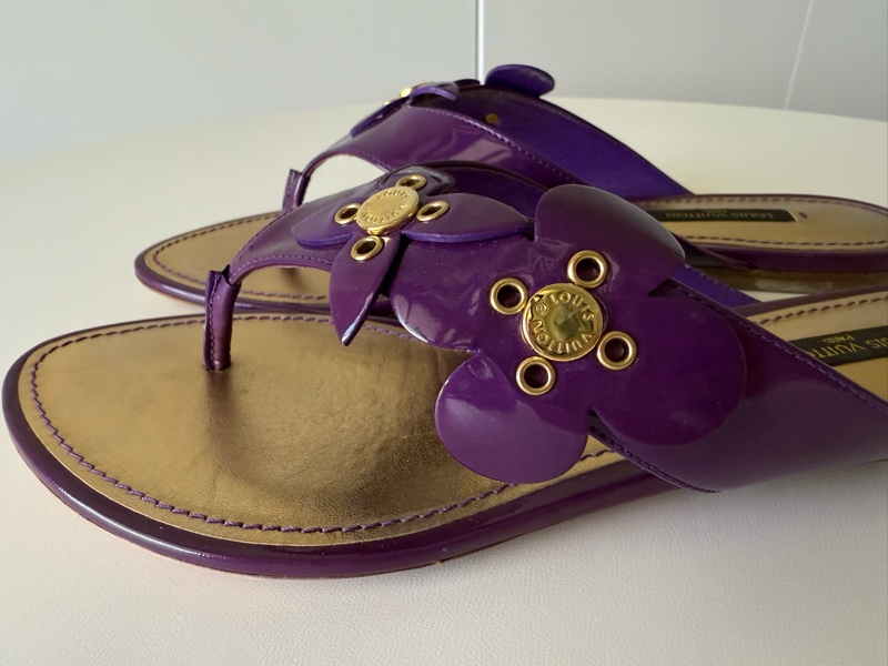 LV紫色漆皮夾腳涼鞋，尺寸：38（24公分）-1