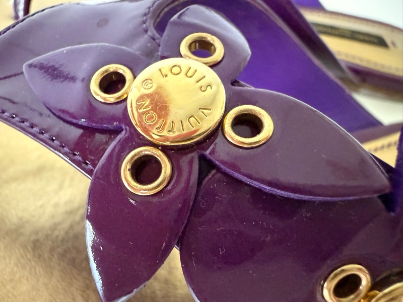 LV紫色漆皮夾腳涼鞋，尺寸：38（24公分）-4