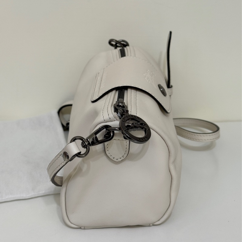 Longchamp圓筒包白色-1