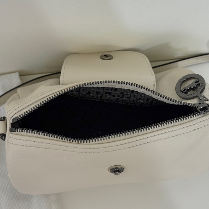 Longchamp圓筒包白色-3