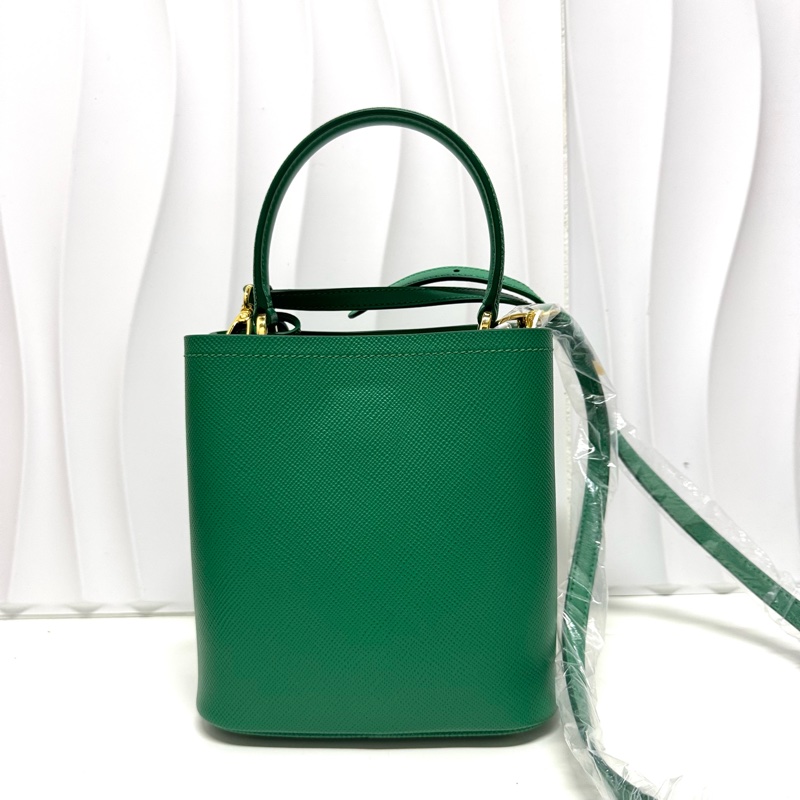 Prada / 普拉達 Panier 系列牛皮手提 綠水桶包-1