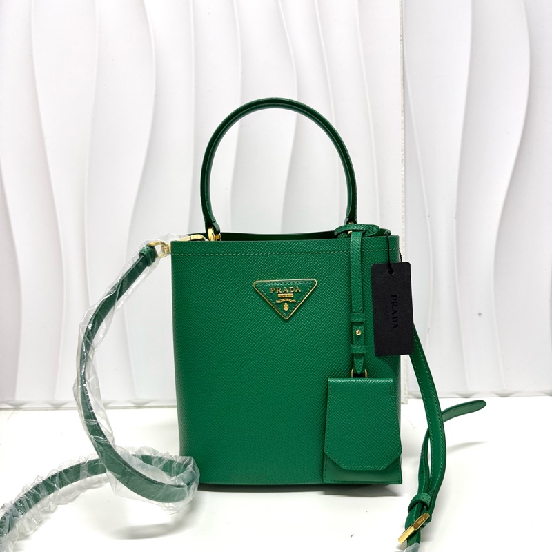 Prada / 普拉達 Panier 系列牛皮手提 綠水桶包-6