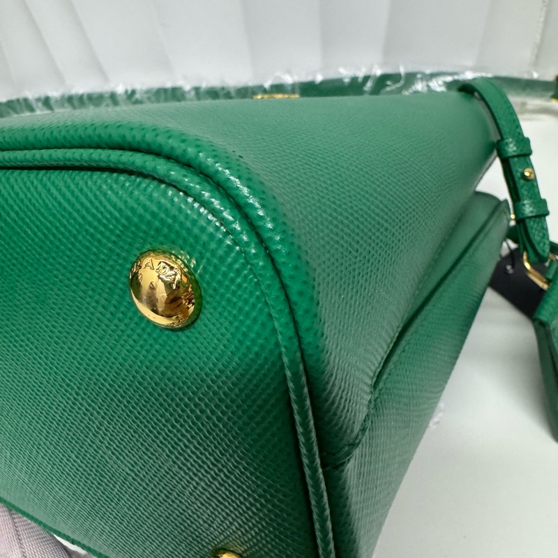 Prada / 普拉達 Panier 系列牛皮手提 綠水桶包-10