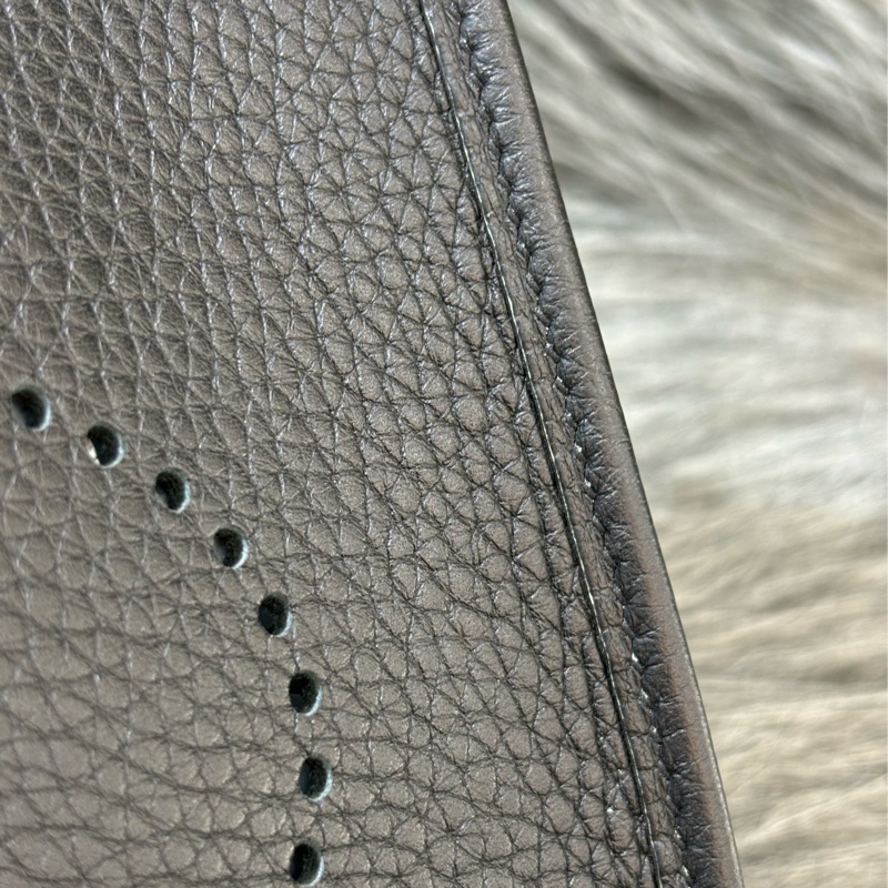 HERMES TC MINI EVELYNE 黑色荔枝皮 金釦 洞洞包 肩背包 斜背包 2用包-19