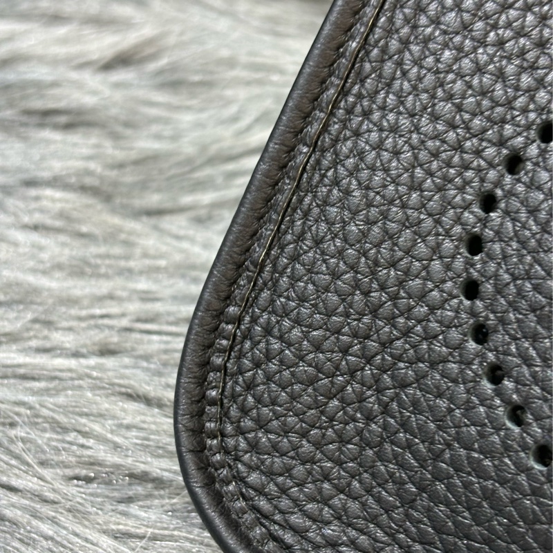 HERMES TC MINI EVELYNE 黑色荔枝皮 金釦 洞洞包 肩背包 斜背包 2用包-21