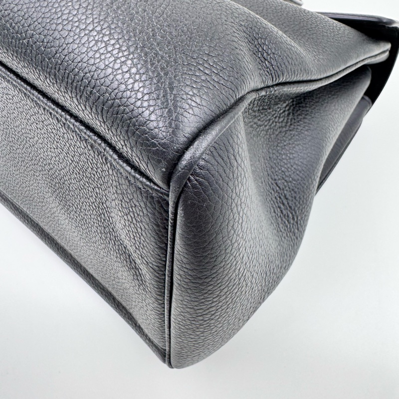 Celine / 賽琳 Soft 16 黑色金扣-9