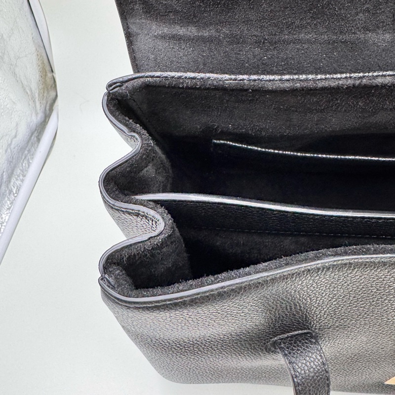 Celine / 賽琳 Soft 16 黑色金扣-12