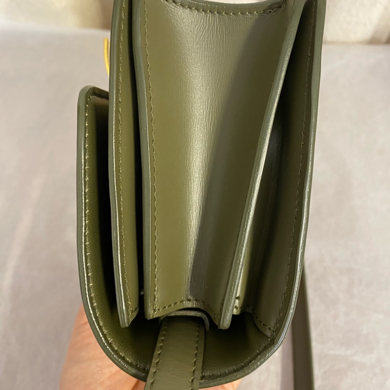 Celine 橄欖綠光面Box 皮迷你號 豆腐包-2